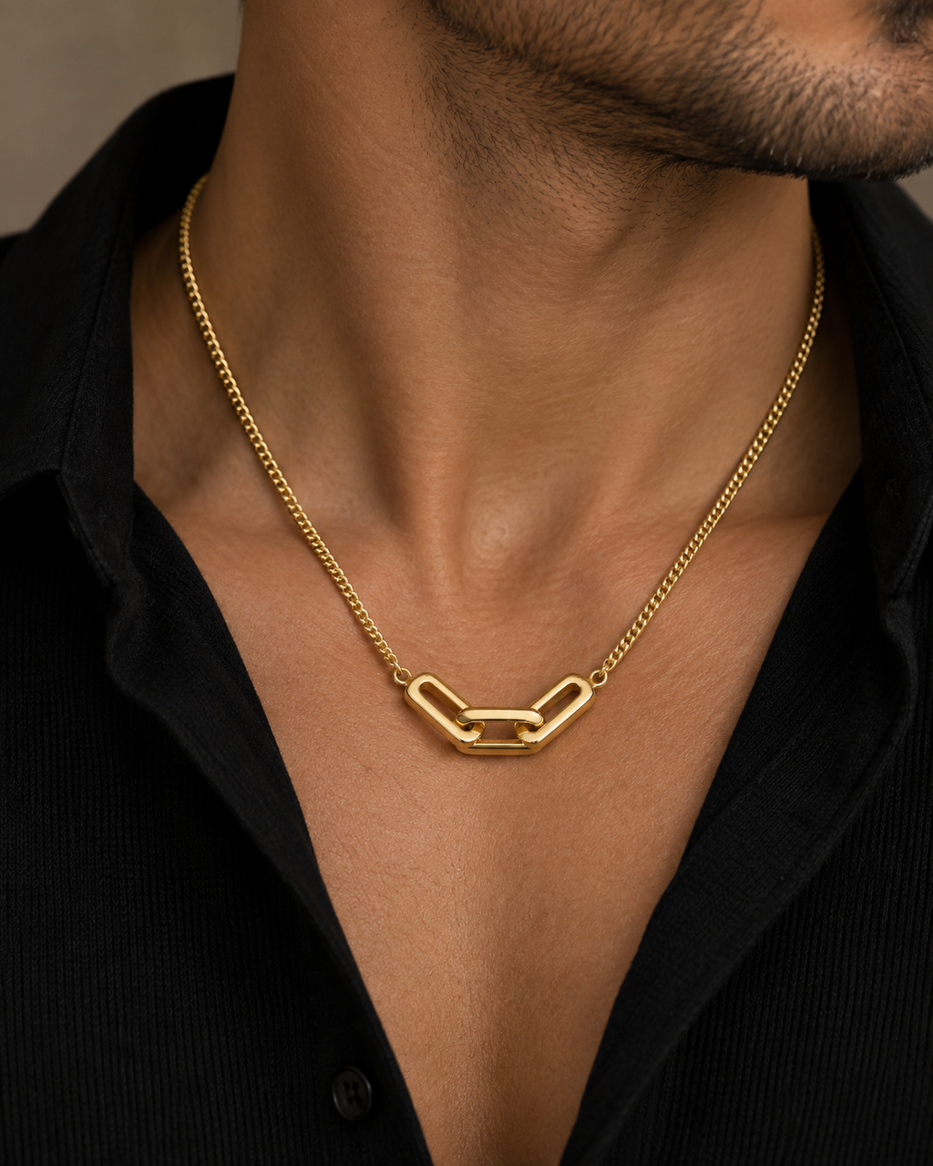 The Gold Chain-link Pendant Necklace