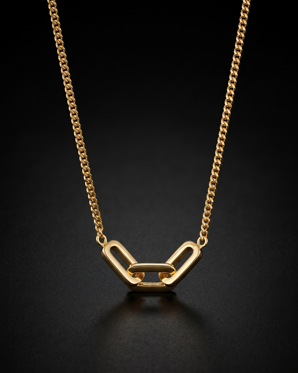 The Gold Chain-link Pendant Necklace