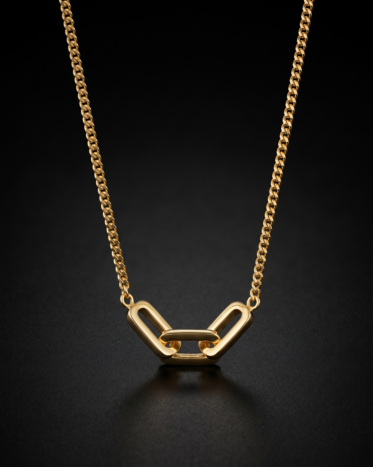 The Gold Chain-link Pendant Necklace